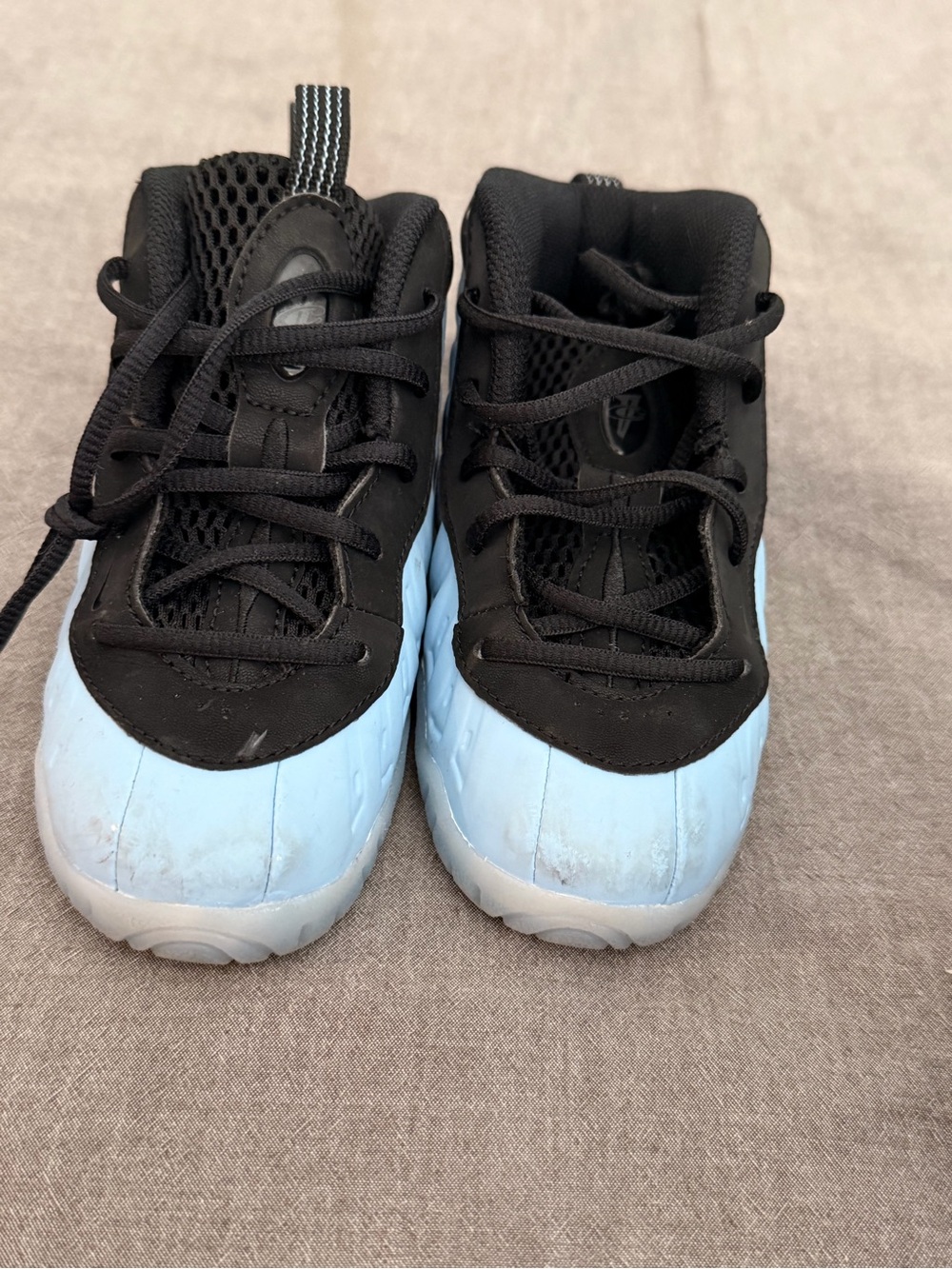 Nike Kids Sneakers in Black and Light Blue